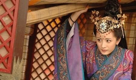 晚来萧雨念清欢（我和亲后，太子急疯了）,太子急疯的宫廷爱恋